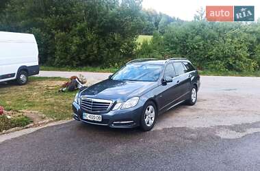 Універсал Mercedes-Benz E-Class 2011 в Самборі