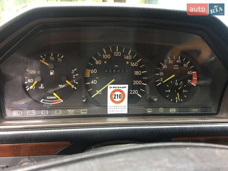 Седан Mercedes-Benz E-Class 1987 в Заставной
