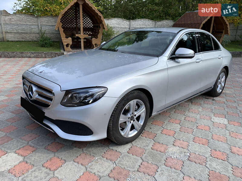 Седан Mercedes-Benz E-Class 2017 в 