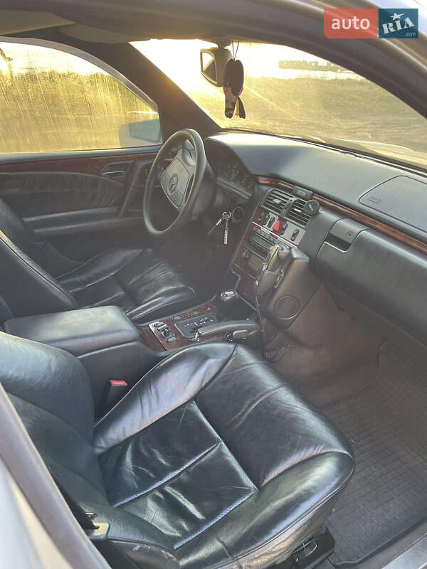 Седан Mercedes-Benz E-Class 1998 в Одессе