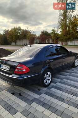 Седан Mercedes-Benz E-Class 2005 в Львове