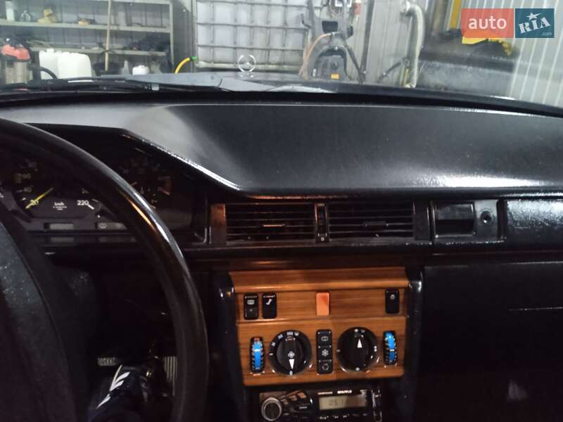 Седан Mercedes-Benz E-Class 1992 в Городку фото 16 Седан Mercedes-Benz E-Class 1992 в Городку