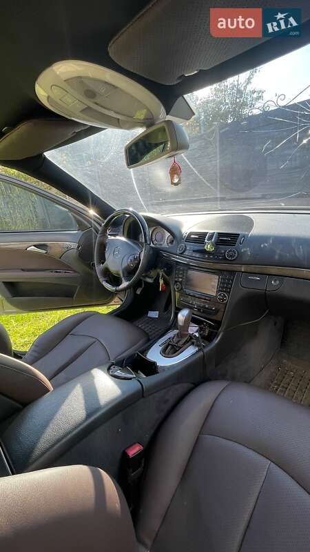 Седан Mercedes-Benz E-Class 2004 в Днепре