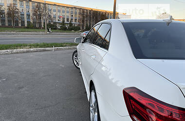 Седан Mercedes-Benz E-Class 2015 в Киеве