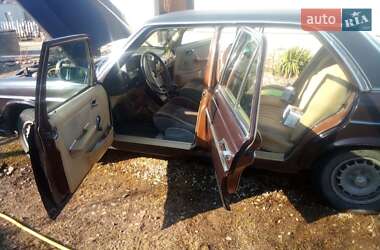 Седан Mercedes-Benz E-Class 1983 в Івано-Франківську