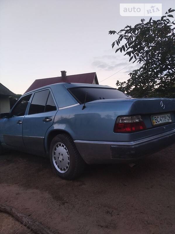 Седан Mercedes-Benz E-Class 1986 в Львове