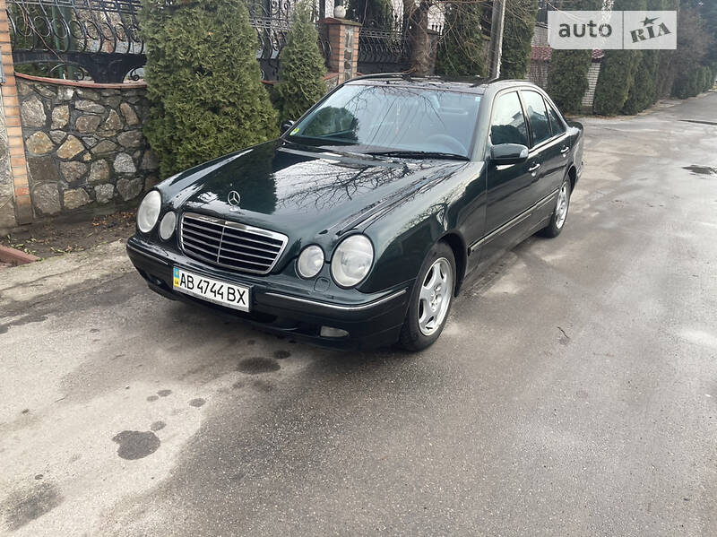 Седан Mercedes-Benz E-Class 2000 в Виннице