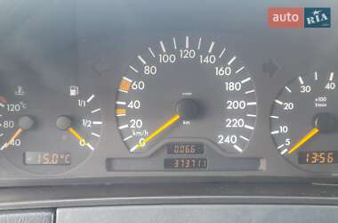 Седан Mercedes-Benz E-Class 1997 в Черновцах