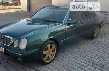 Седан Mercedes-Benz E-Class 1997 в Черновцах