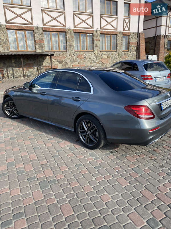 Седан Mercedes-Benz E-Class 2016 в Львове