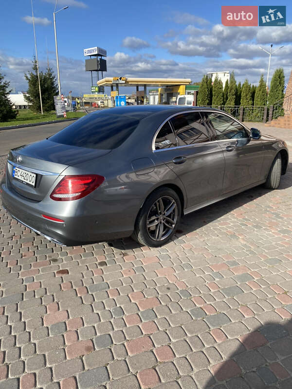 Седан Mercedes-Benz E-Class 2016 в Львове