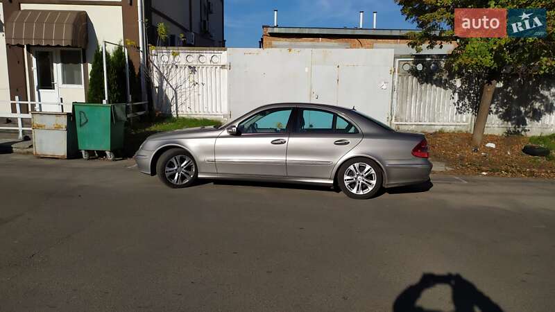 Седан Mercedes-Benz E-Class 2005 в Києві