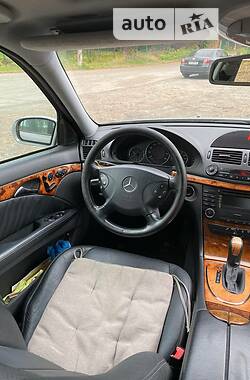 Седан Mercedes-Benz E-Class 2003 в Киеве