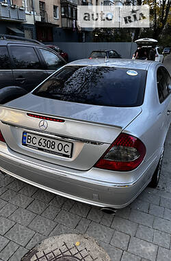 Седан Mercedes-Benz E-Class 2007 в 