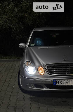 Седан Mercedes-Benz E-Class 2004 в Чернівцях