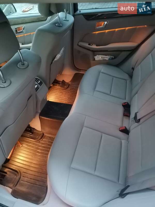 Универсал Mercedes-Benz E-Class 2011 в Ивано-Франковске фото 14 Универсал Mercedes-Benz E-Class 2011 в Ивано-Франковске