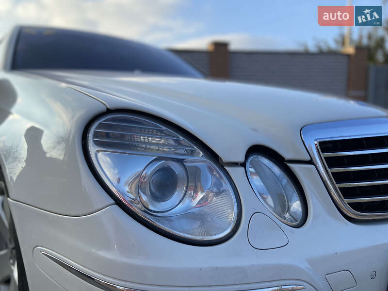 Седан Mercedes-Benz E-Class 2008 в Днепре