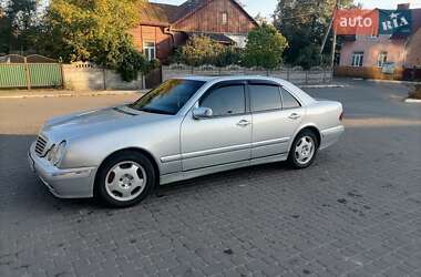 Седан Mercedes-Benz E-Class 2000 в Черновцах