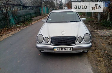 Седан Mercedes-Benz E-Class 1996 в Одессе