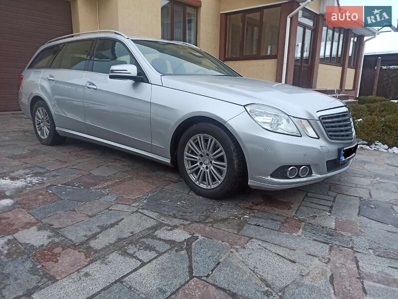 Mercedes-Benz E-Class 2011