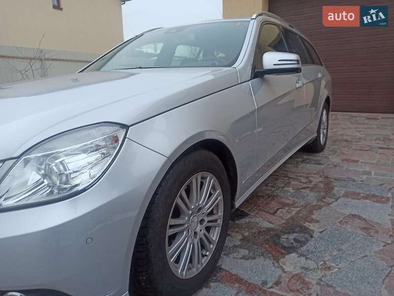 Универсал Mercedes-Benz E-Class 2011 в Киеве