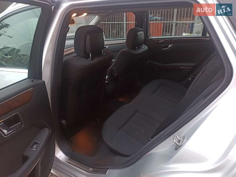 Универсал Mercedes-Benz E-Class 2011 в Киеве