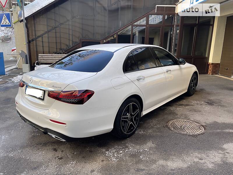 Седан Mercedes-Benz E-Class 2022 в Києві