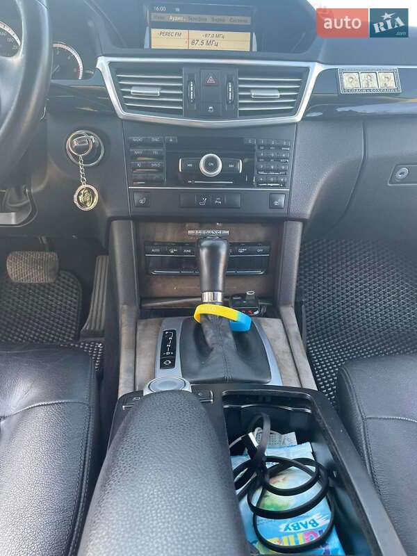 Седан Mercedes-Benz E-Class 2009 в Прилуках