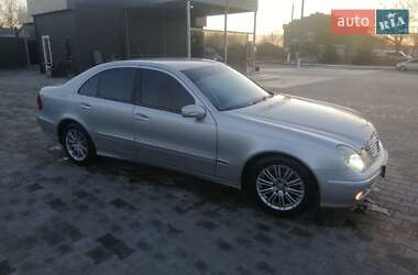 Седан Mercedes-Benz E-Class 2004 в Николаеве