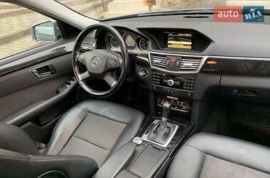 Седан Mercedes-Benz E-Class 2011 в Черновцах