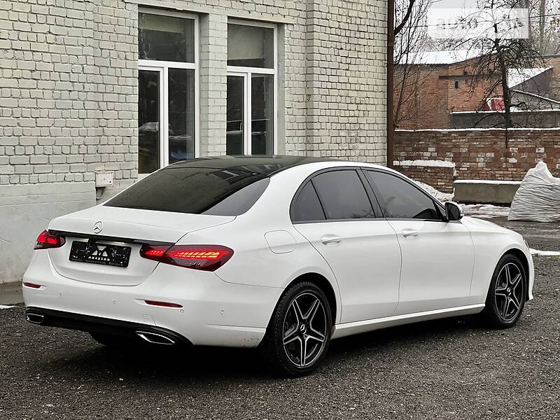 Седан Mercedes-Benz E-Class 2021 в Києві