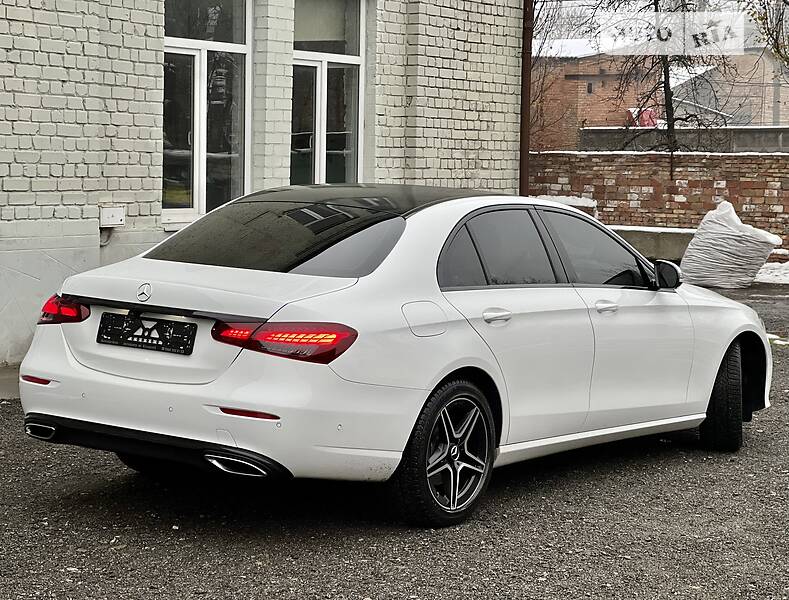 Седан Mercedes-Benz E-Class 2021 в Києві
