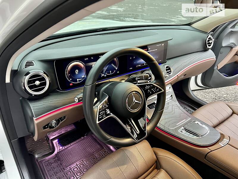 Седан Mercedes-Benz E-Class 2021 в Києві