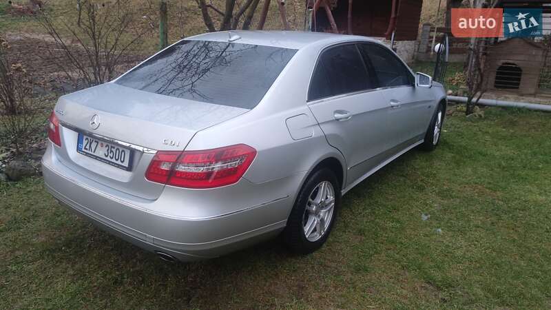 Седан Mercedes-Benz E-Class 2009 в Старому Самборі