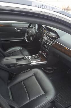 Седан Mercedes-Benz E-Class 2011 в 