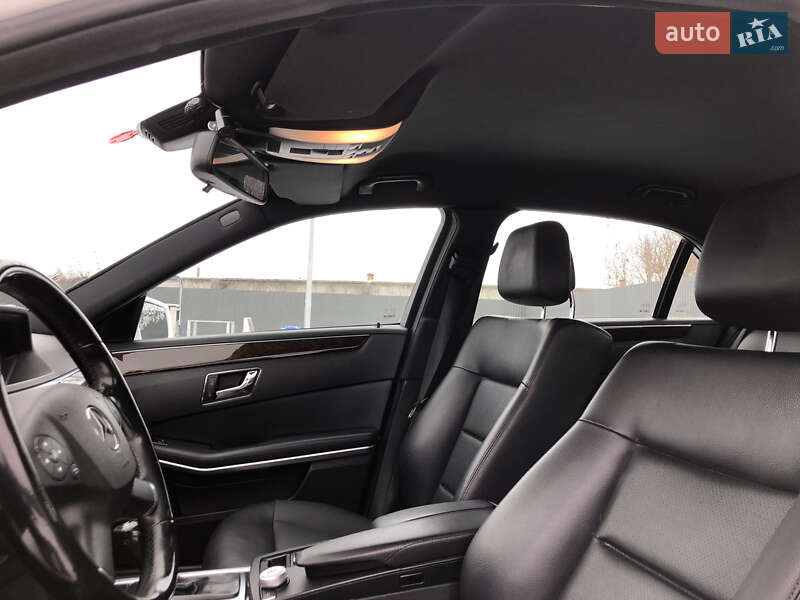 Седан Mercedes-Benz E-Class 2011 в Сарнах