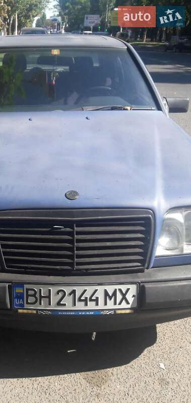 Седан Mercedes-Benz E-Class 1988 в Одессе