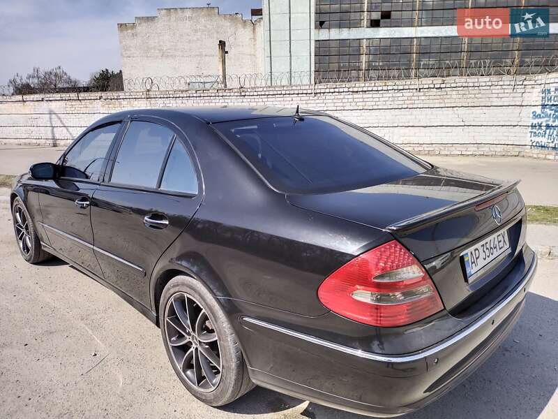 Седан Mercedes-Benz E-Class 2003 в Запоріжжі