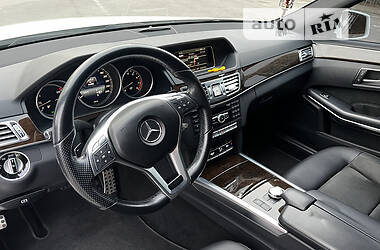 Седан Mercedes-Benz E-Class 2013 в Днепре