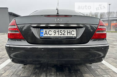 Седан Mercedes-Benz E-Class 2003 в Луцке