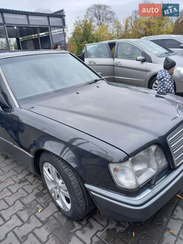 Седан Mercedes-Benz E-Class 1995 в Шептицькому