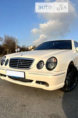 Седан Mercedes-Benz E-Class 2001 в Запорожье