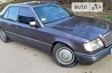 Седан Mercedes-Benz E-Class 1994 в Львове