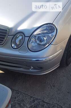 Седан Mercedes-Benz E-Class 2002 в Чернівцях