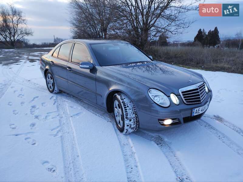 Седан Mercedes-Benz E-Class 2004 в Запорожье