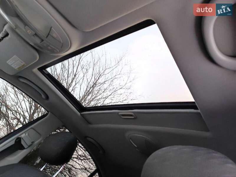Седан Mercedes-Benz E-Class 2004 в Запорожье