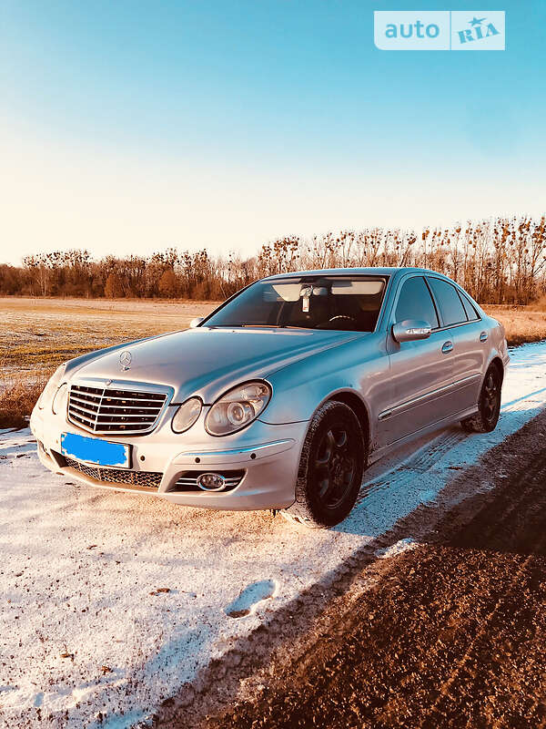 Седан Mercedes-Benz E-Class 2003 в Луцке