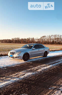 Седан Mercedes-Benz E-Class 2003 в Луцке