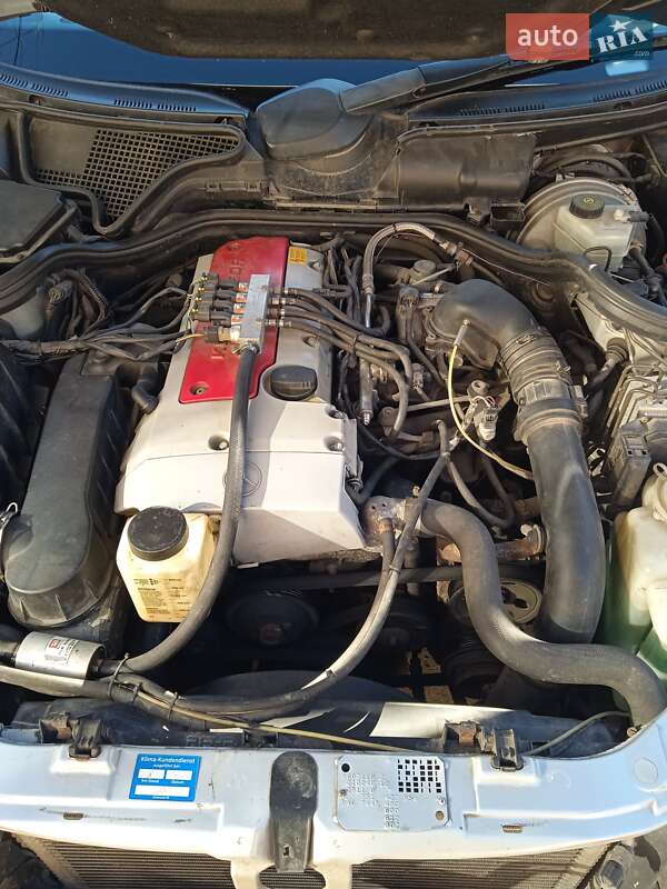 Универсал Mercedes-Benz E-Class 2001 в Бучаче