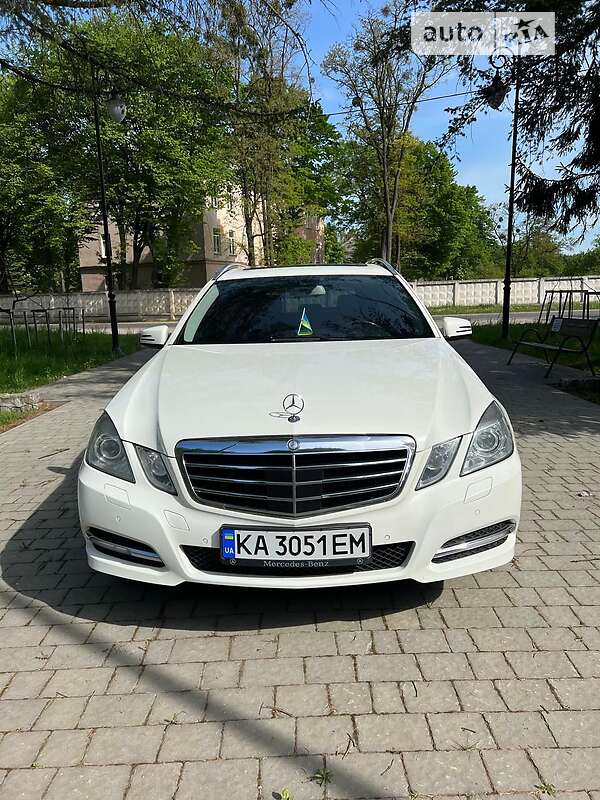 Універсал Mercedes-Benz E-Class 2011 в Бродах